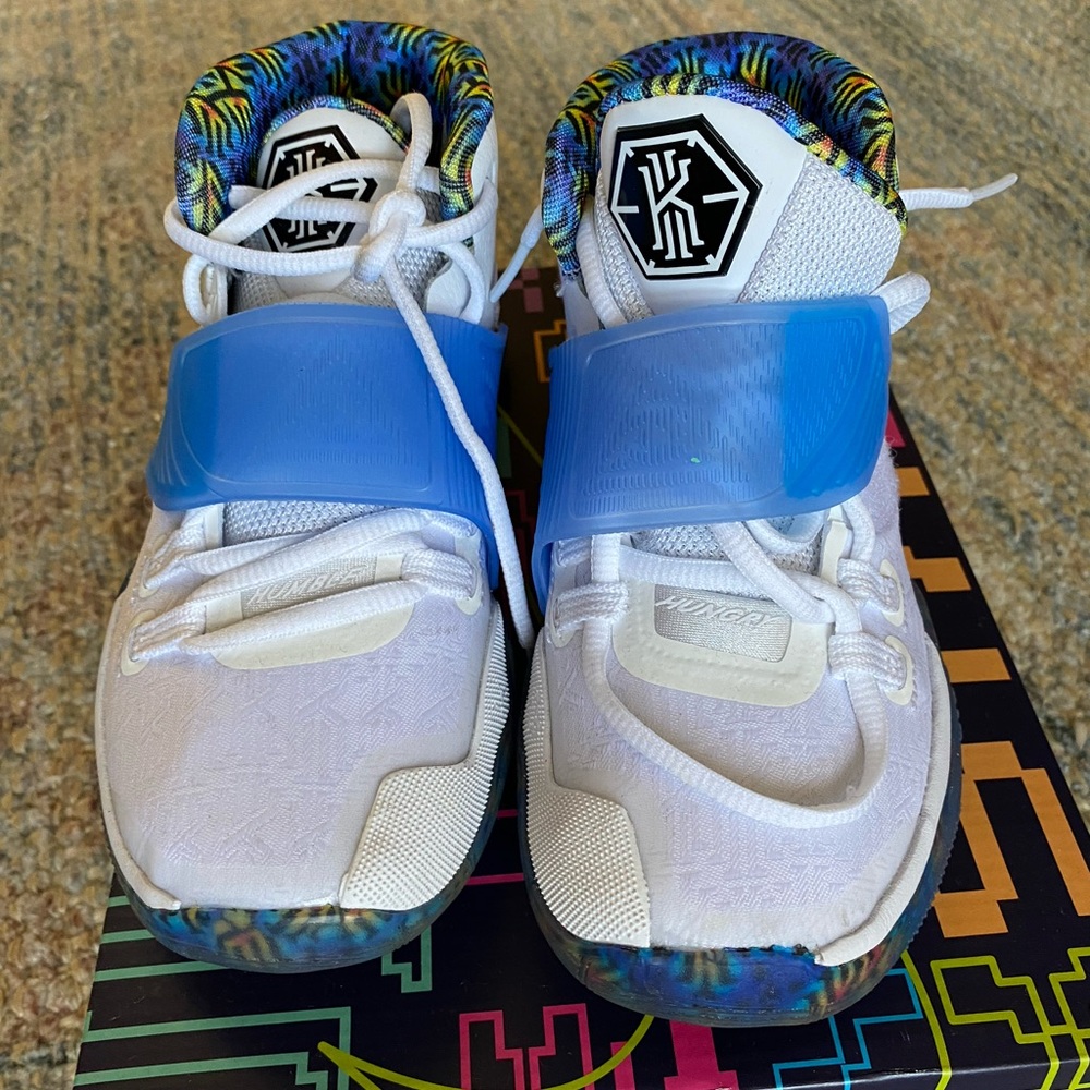 Boys size 2Y Nikes with box worn once